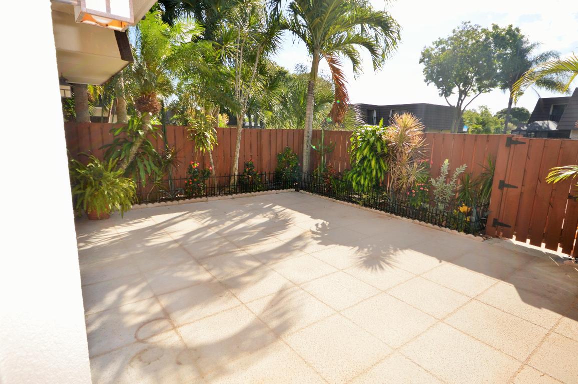 HERITAGE VILLAGE OF P B LAKES - Residential