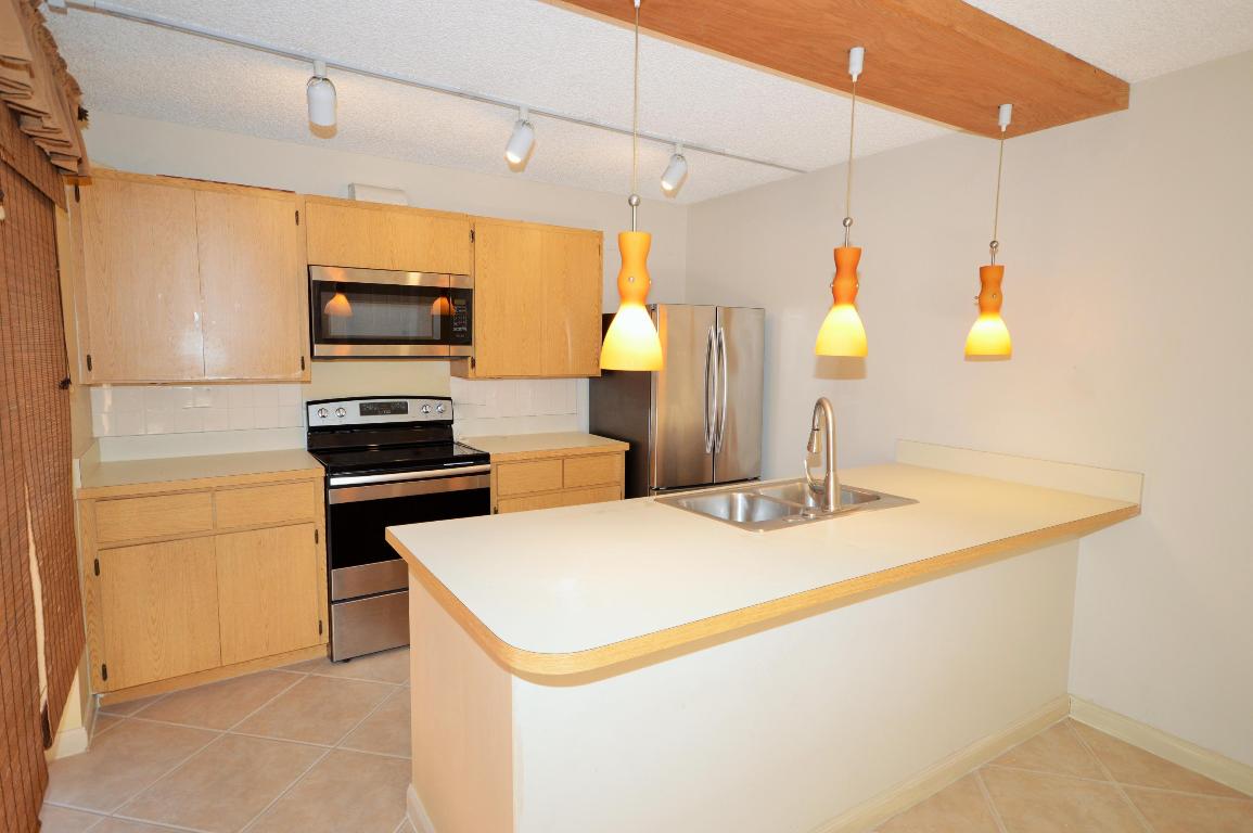 HERITAGE VILLAGE OF P B LAKES - Residential