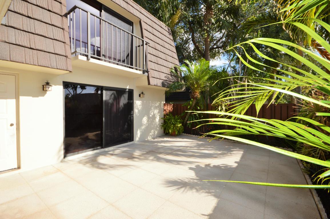 HERITAGE VILLAGE OF P B LAKES - Residential