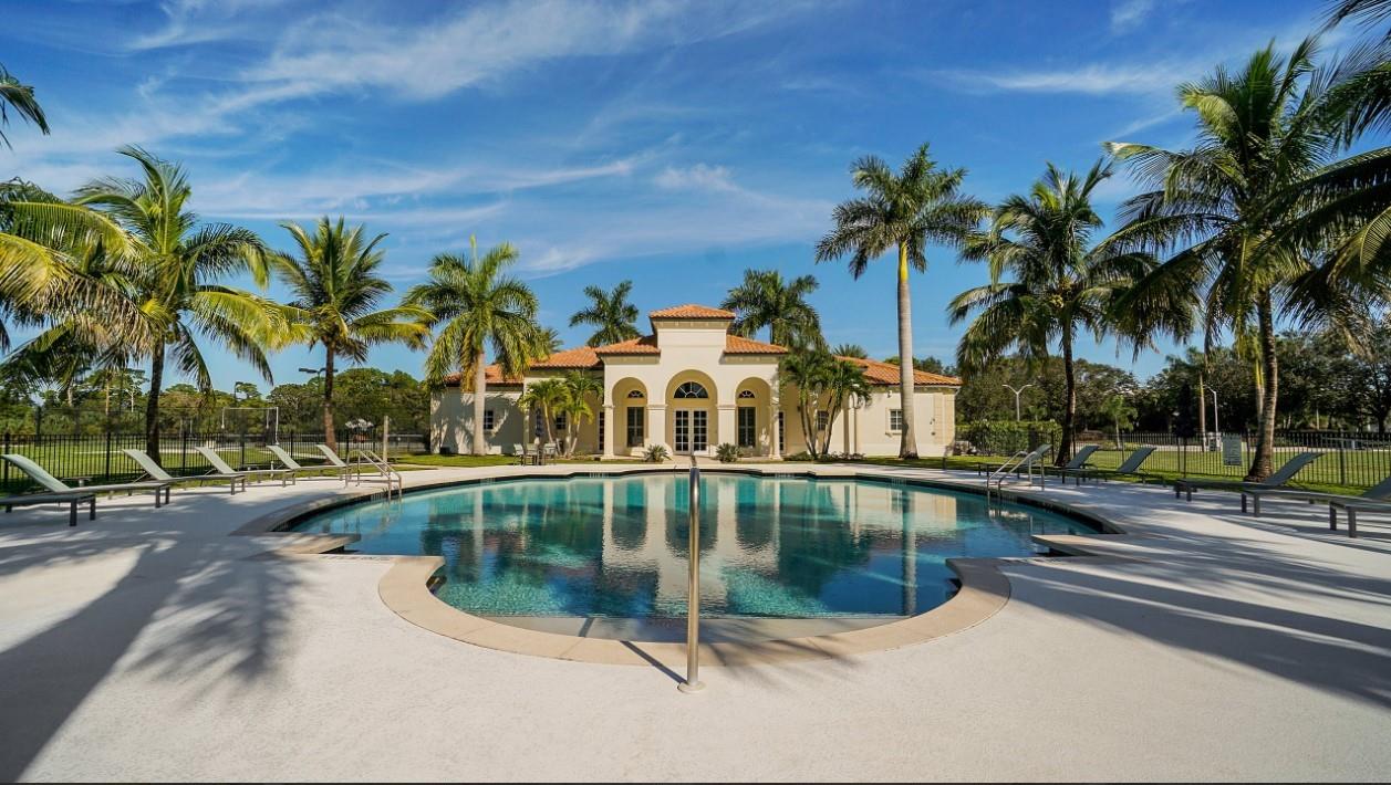 339 SE Via Sangro, Port St Lucie, FL, 34952/$95,000 2 339 SE Via Sangro