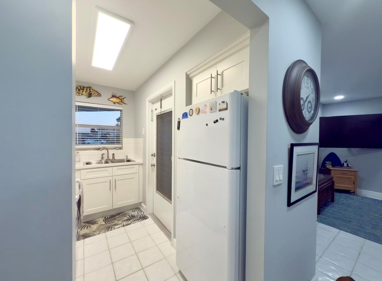 SHORE CLUB APTS B & C CON - Residential