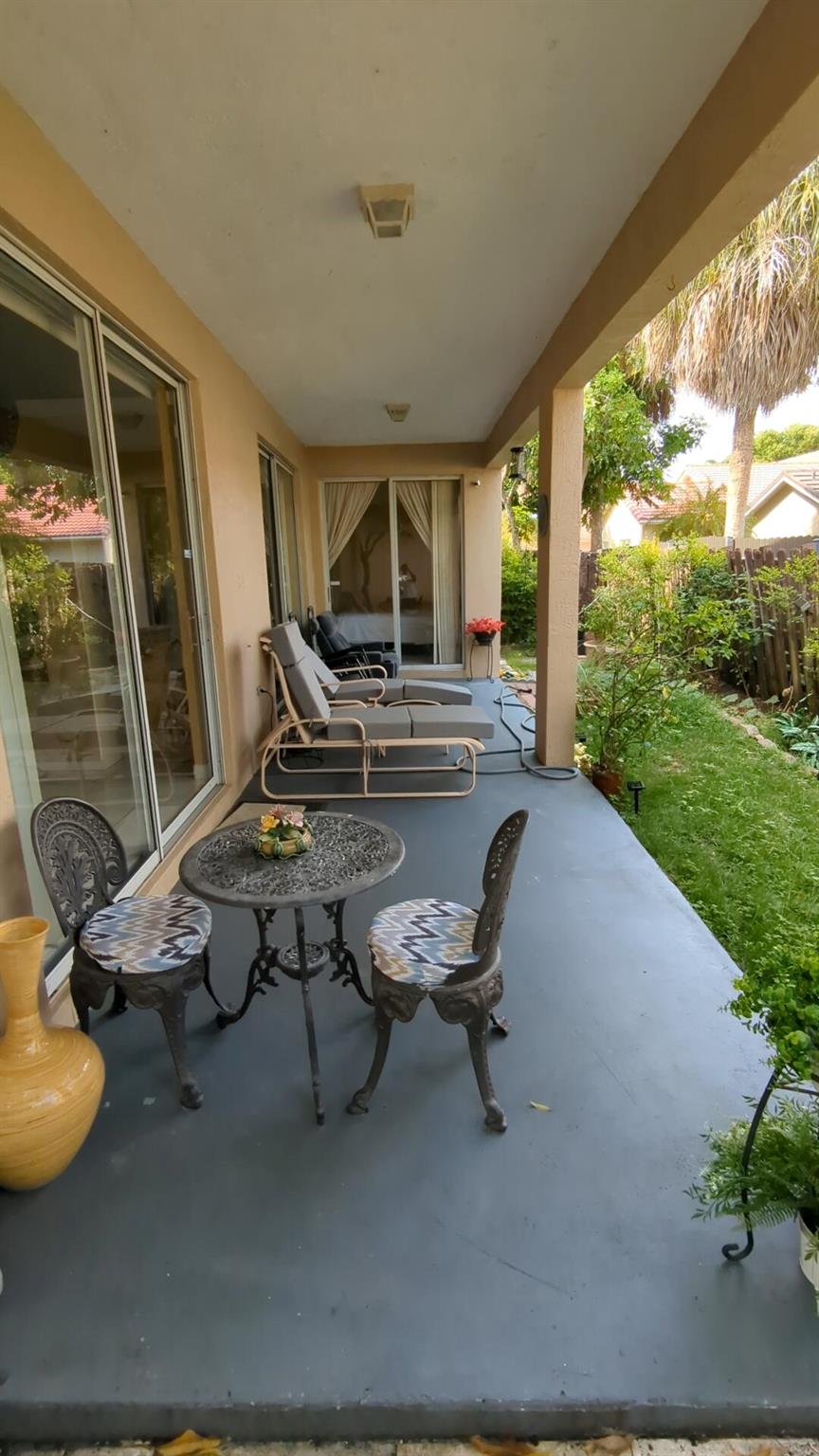 LANDINGS - Residential Lease
