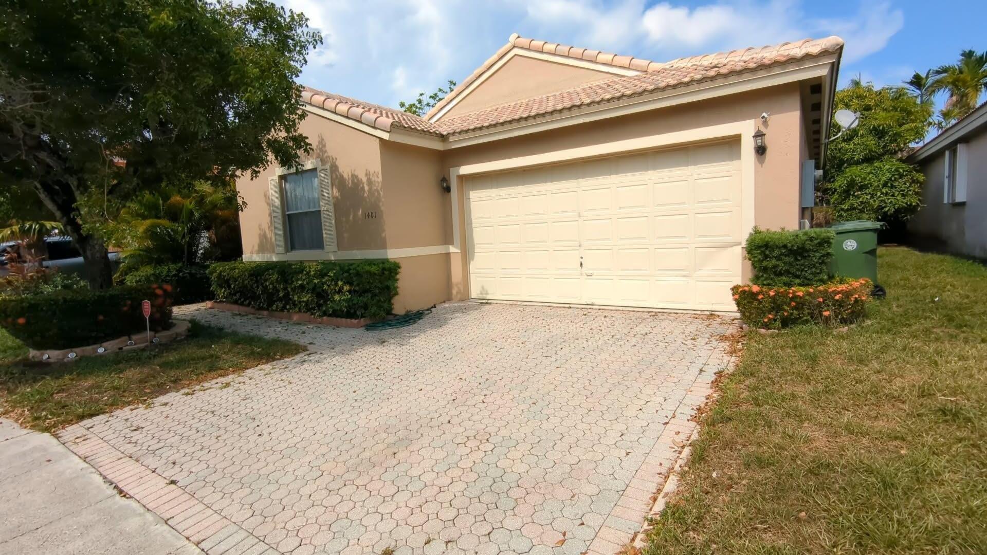 BEAUTIFUL FURNISHED HOME WITH 3 BEDROOMS, 2 BATHS AVAILABLE FOR IMMEDIATE OCCUPANCY