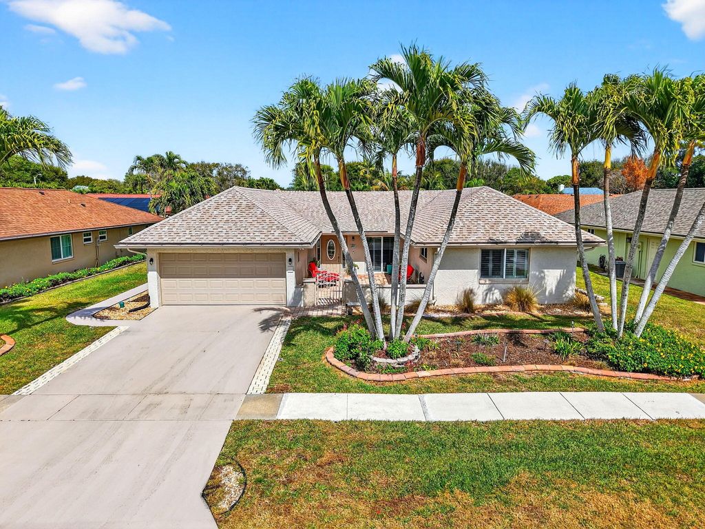 Photo of 10265 Greentrail Drive N, Boynton Beach, FL 33436 (MLS # R11165972)