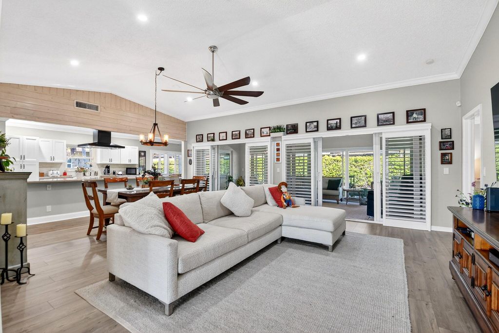 Photo of 10265 Greentrail Drive N, Boynton Beach, FL 33436 (MLS # R11165972)