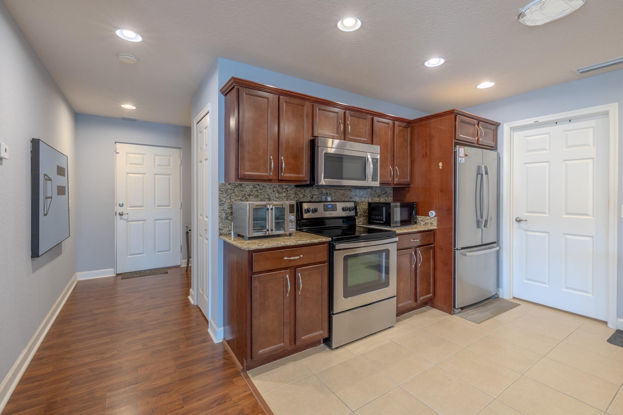 16 MEDITERRANEAN Boulevard S