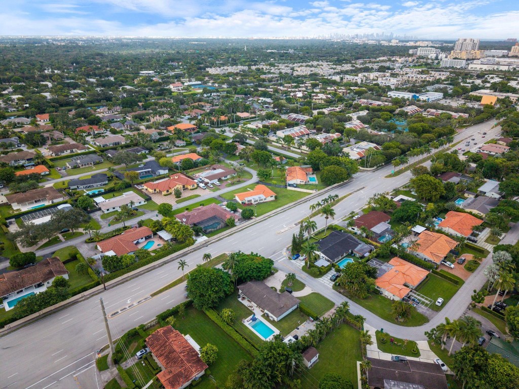 KENDALL POINT - Residential