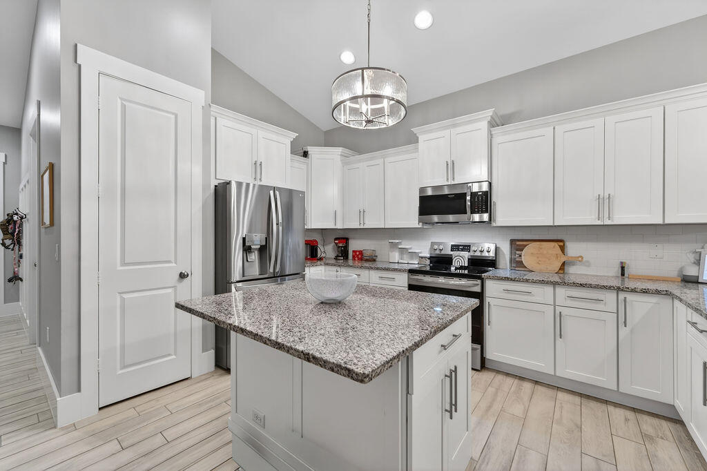 443 SE Dolphin Drive