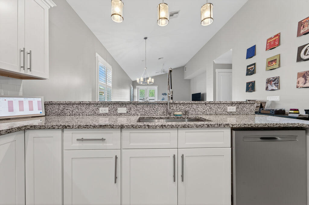 443 SE Dolphin Drive