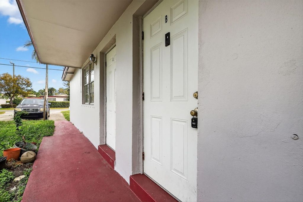 Photo of 125 NW 12th Avenue #B, Dania Beach, FL 33004 (MLS # F10545275)