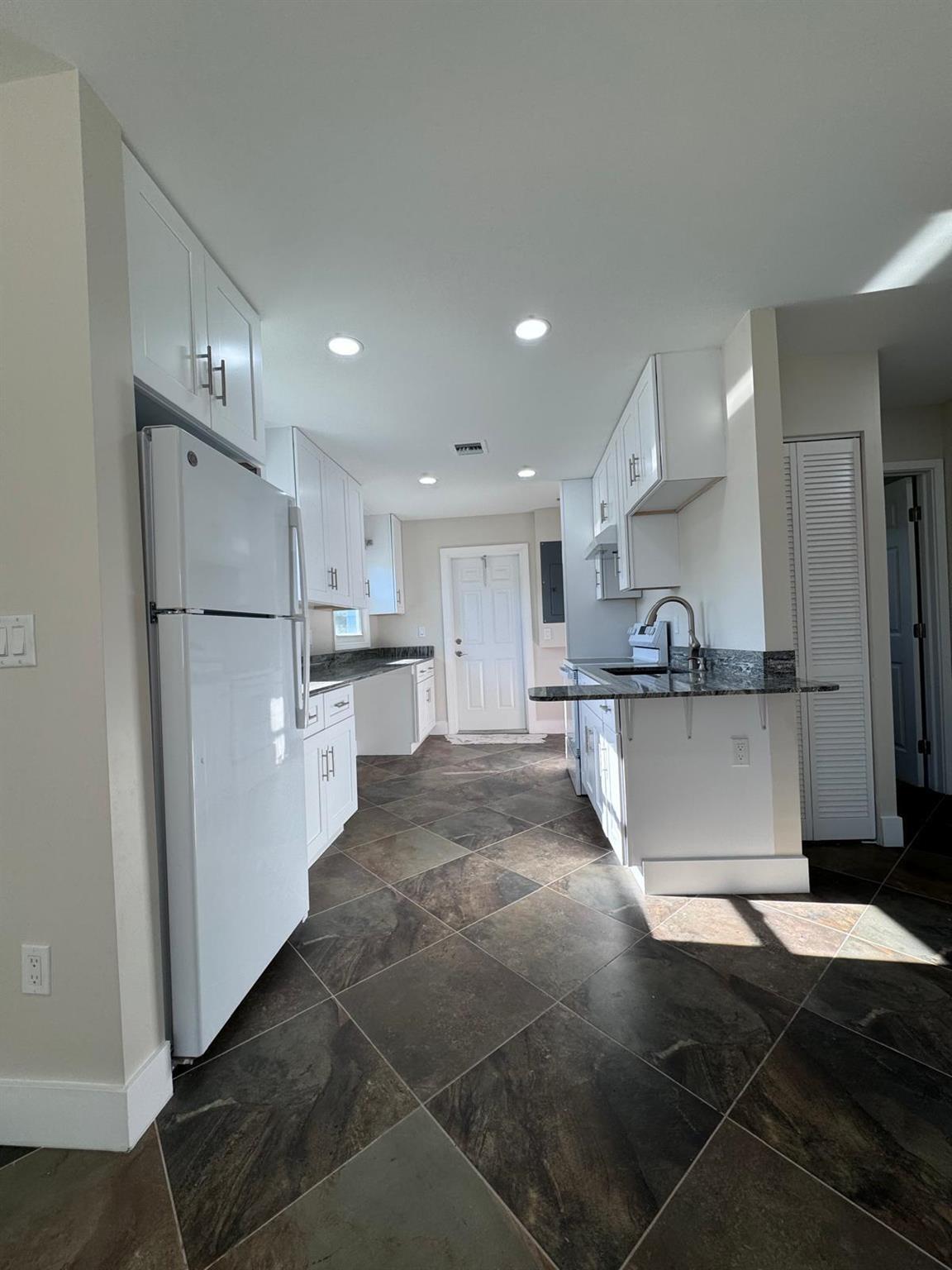 EMANCIPATION PARK - Residential Lease