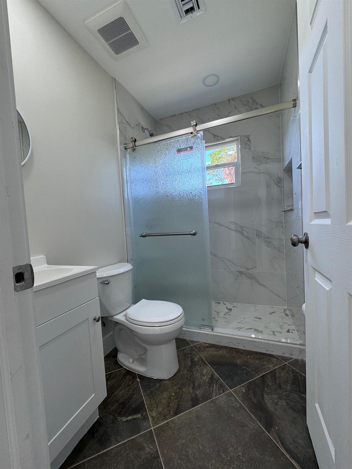 EMANCIPATION PARK - Residential Lease