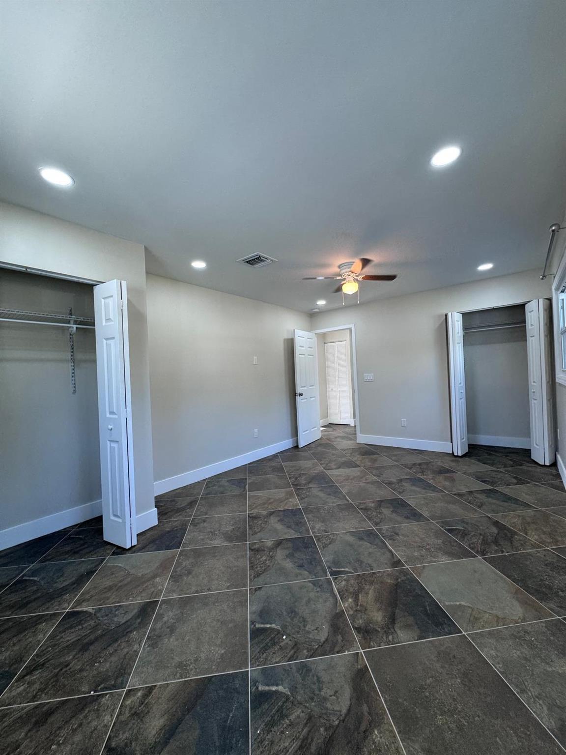 EMANCIPATION PARK - Residential Lease