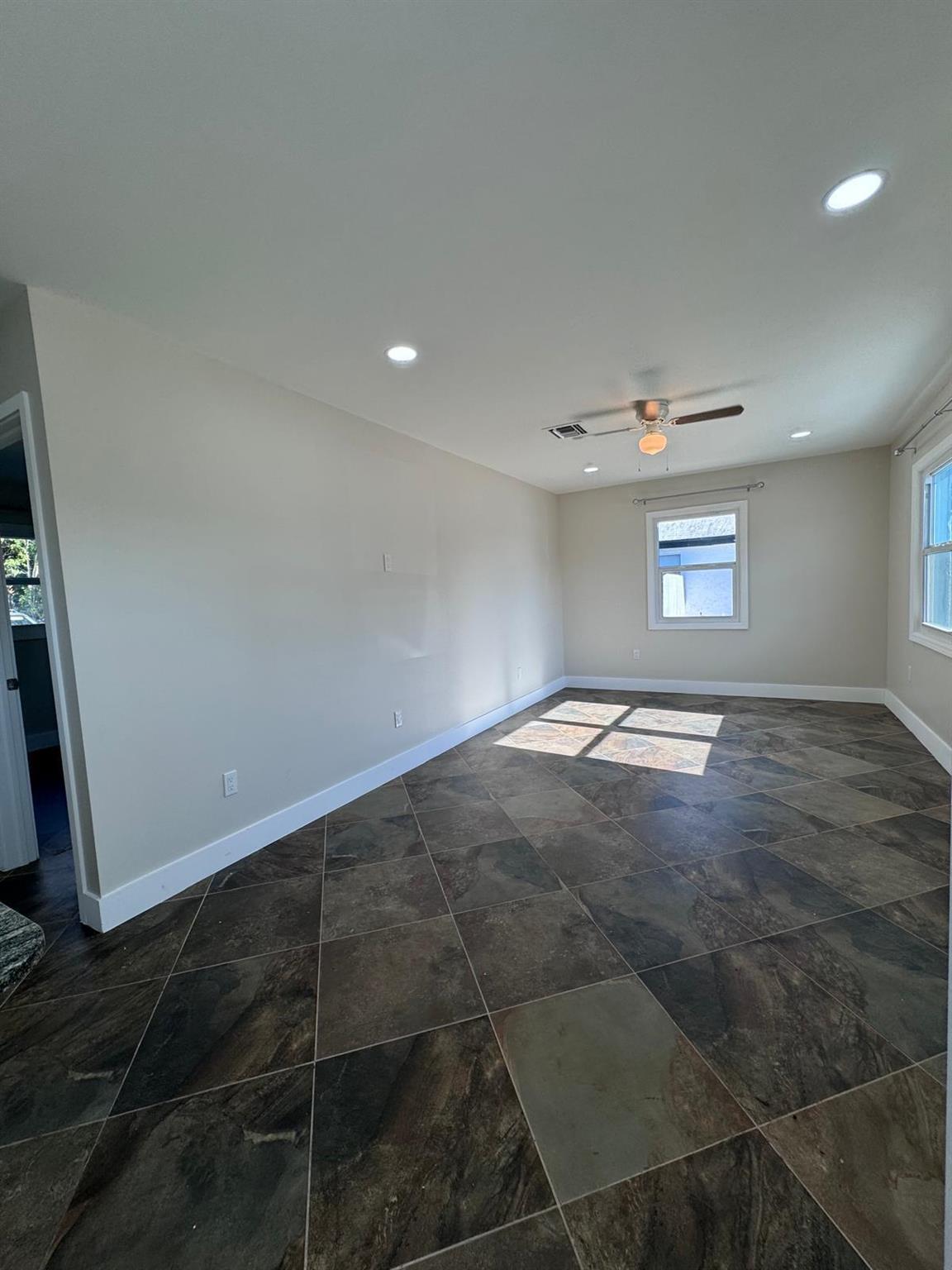 EMANCIPATION PARK - Residential Lease