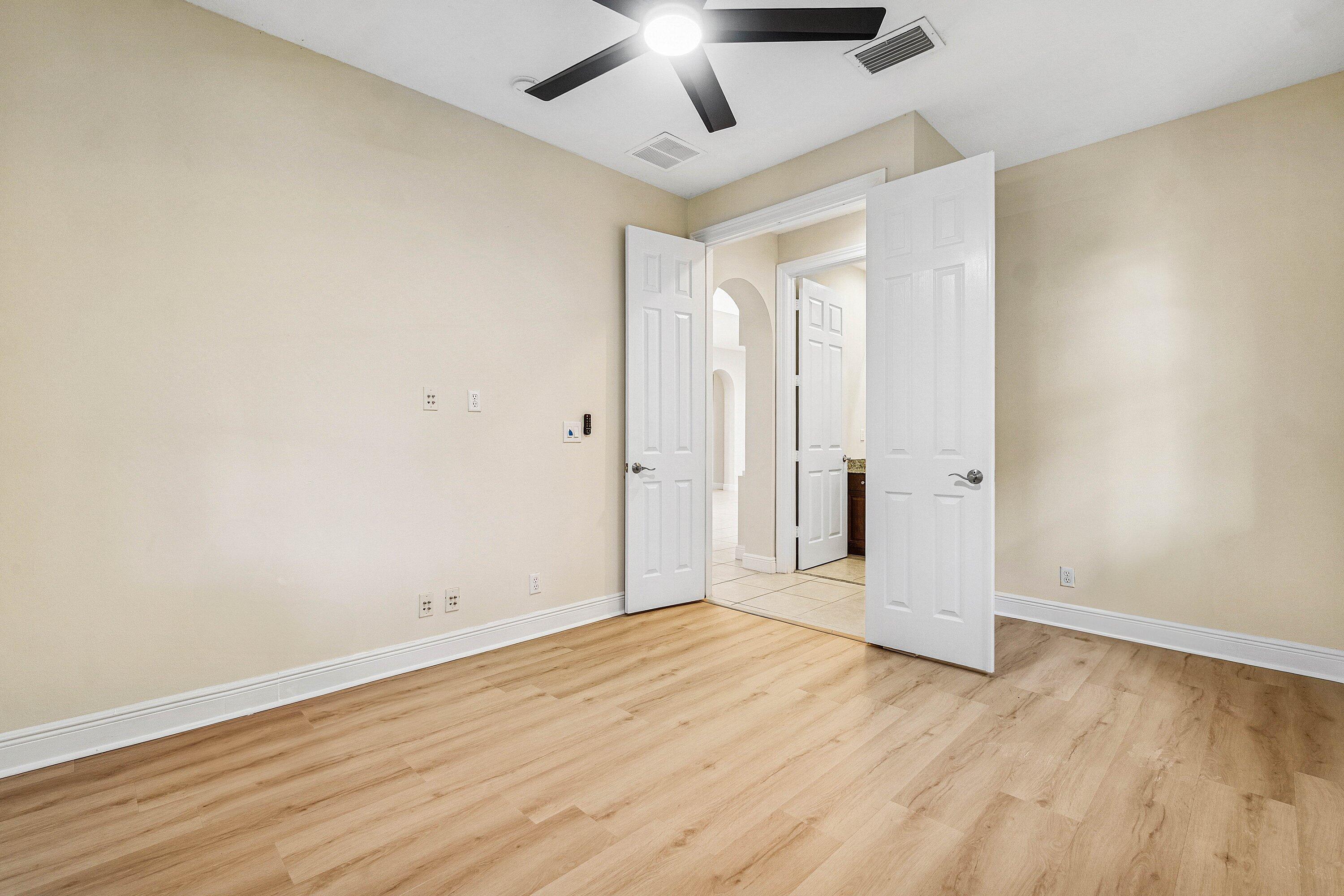 VERSAILLES - Residential