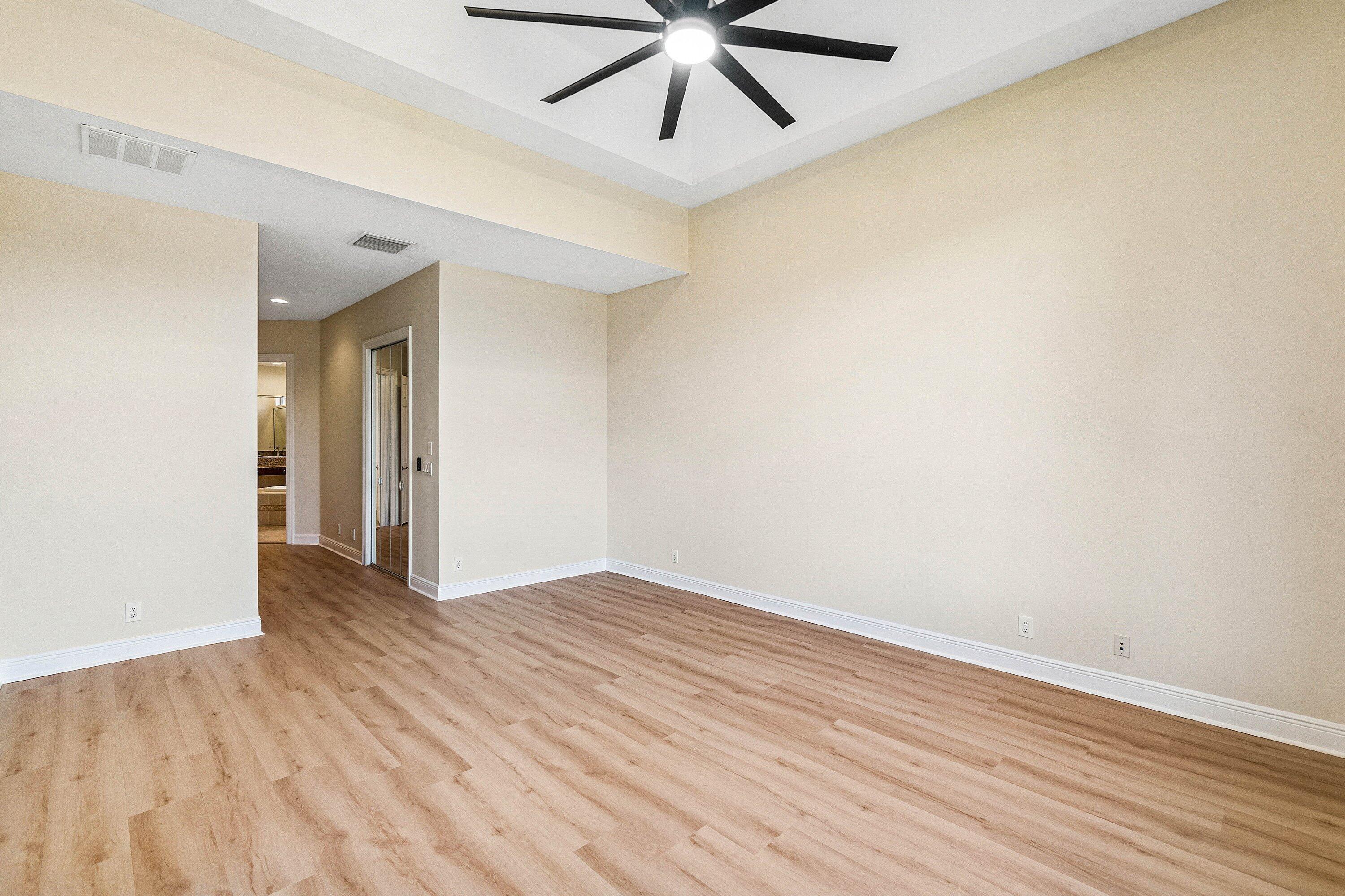 VERSAILLES - Residential