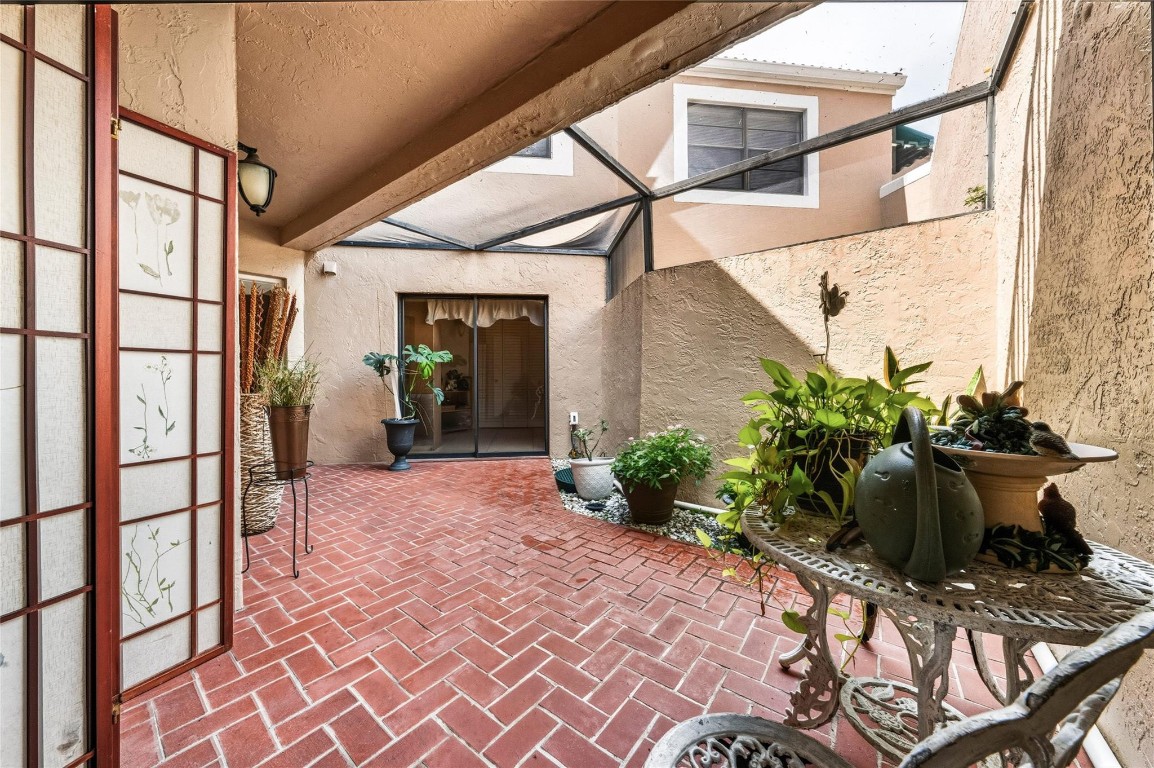 Villa Sonrisa Boca Pointe - Residential