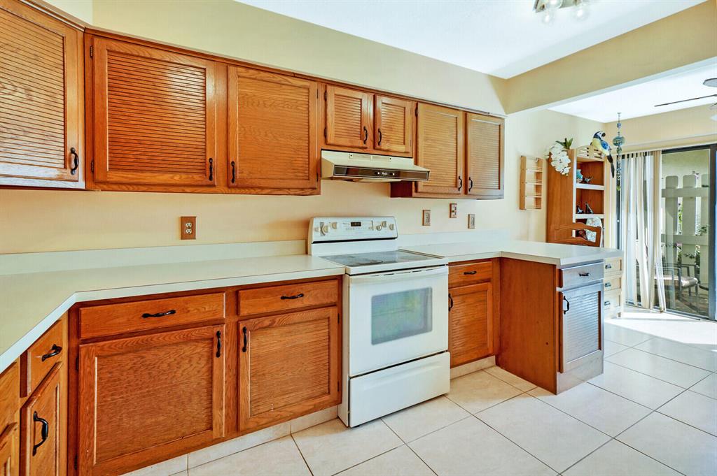 SEA PALMS - Residential