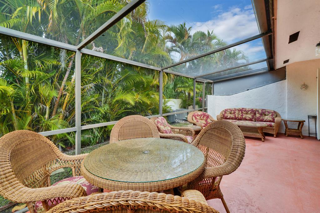 SEA PALMS - Residential