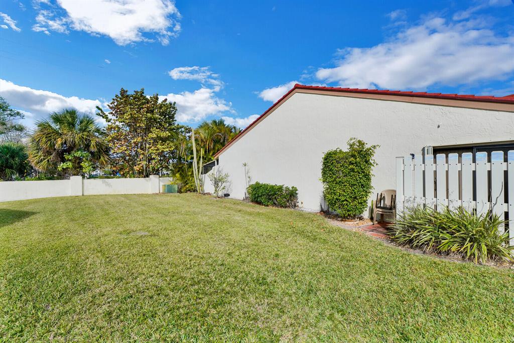 SEA PALMS - Residential