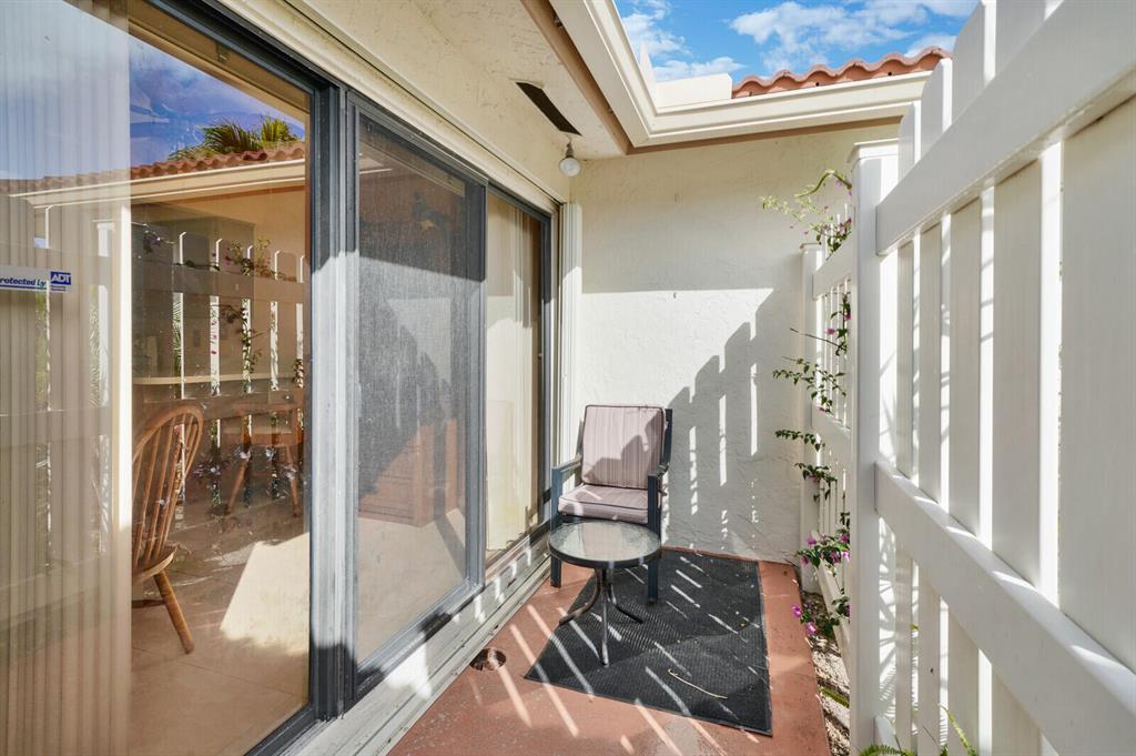 SEA PALMS - Residential