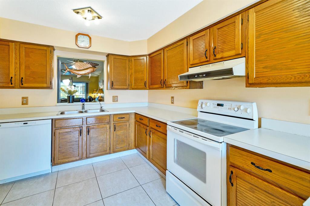 SEA PALMS - Residential