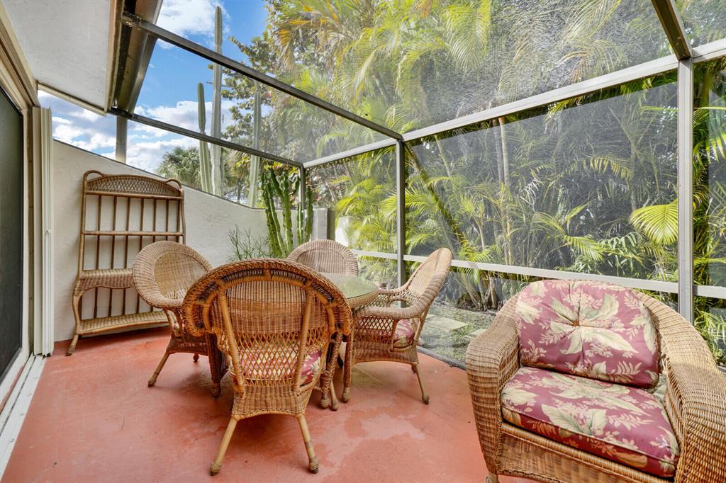 SEA PALMS - Residential