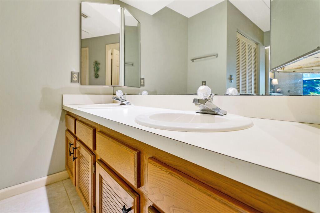 SEA PALMS - Residential