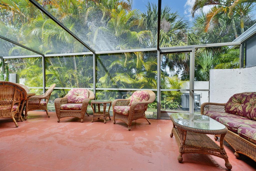 SEA PALMS - Residential