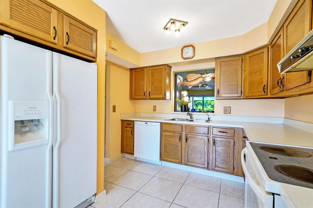 SEA PALMS - Residential