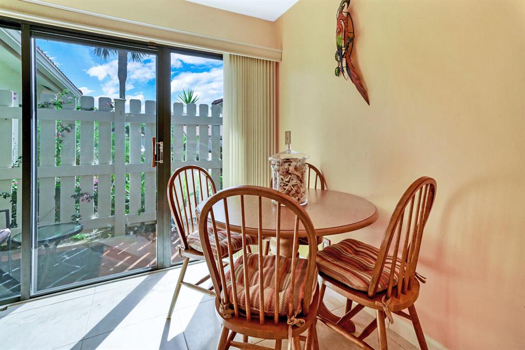 SEA PALMS - Residential