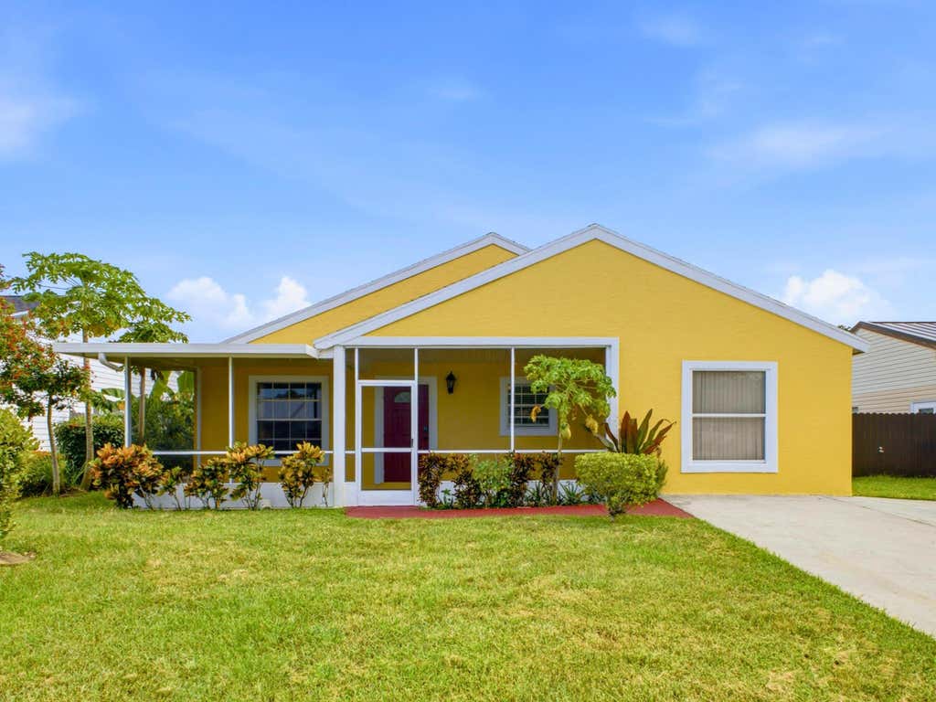 Photo of 7702 Blairwood Circle S, Greenacres, FL 33467 (MLS # B26068097)
