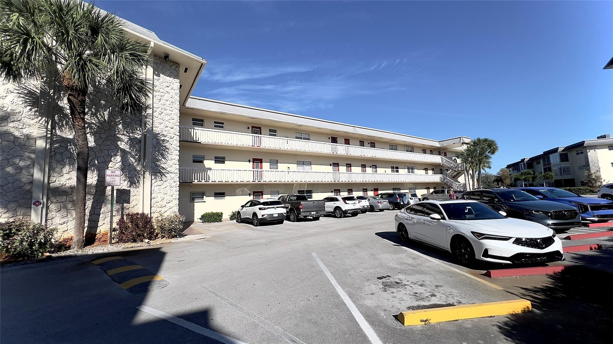 FAIRFAX HALL - Residential