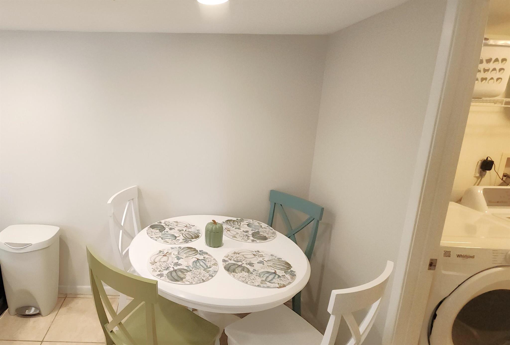 LAKESIDE CONDO - Residential Lease