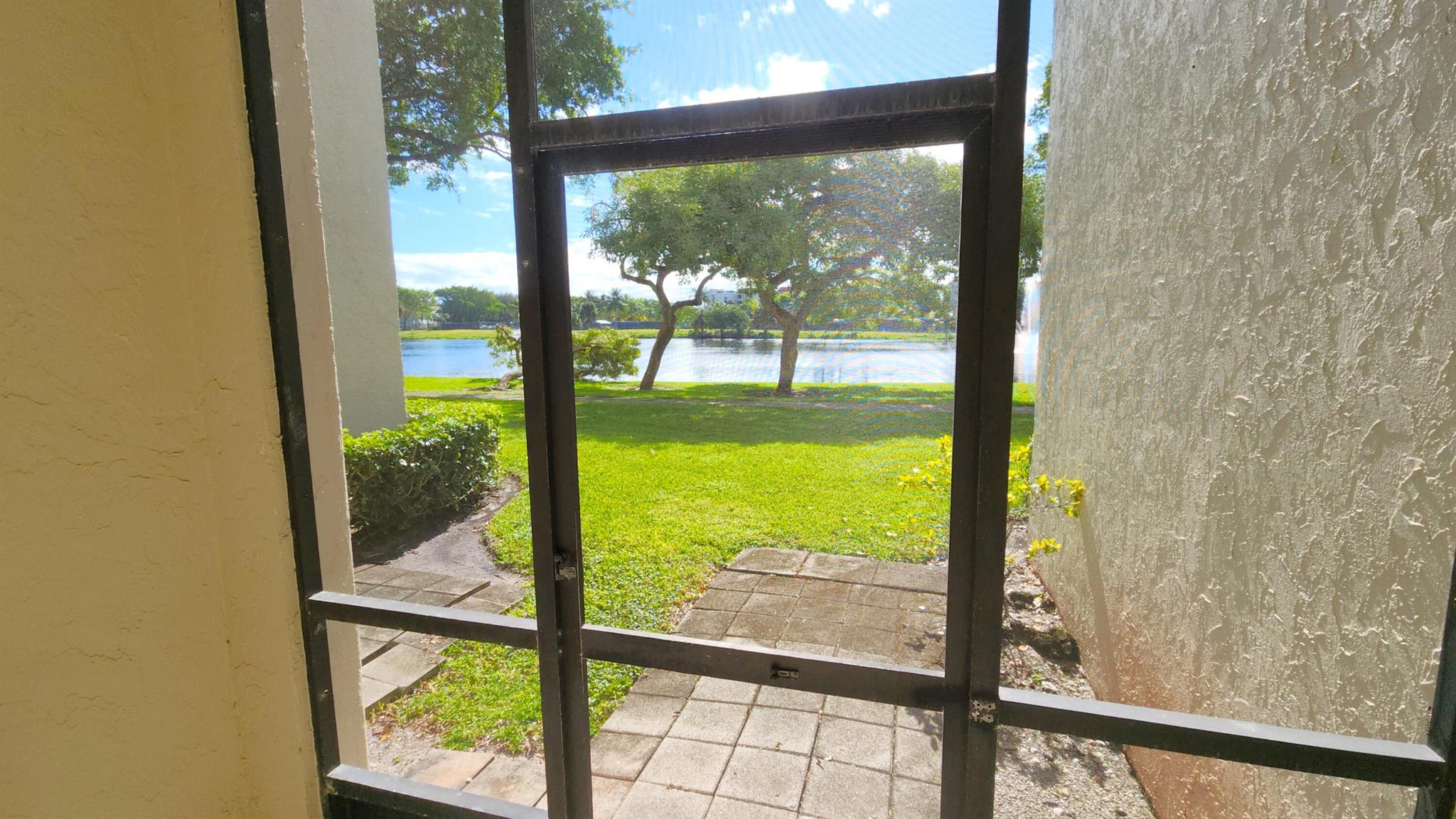 LAKESIDE CONDO - Residential Lease