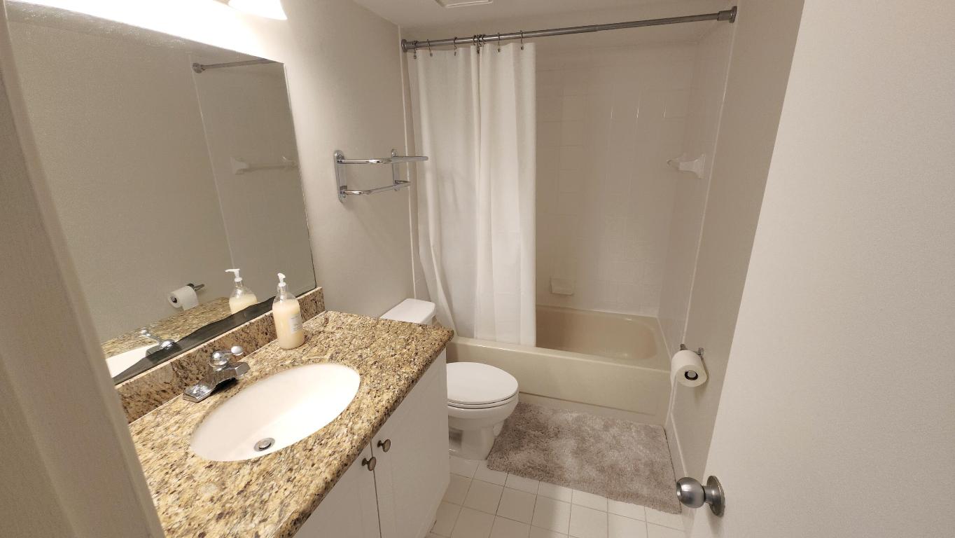 LAKESIDE CONDO - Residential Lease