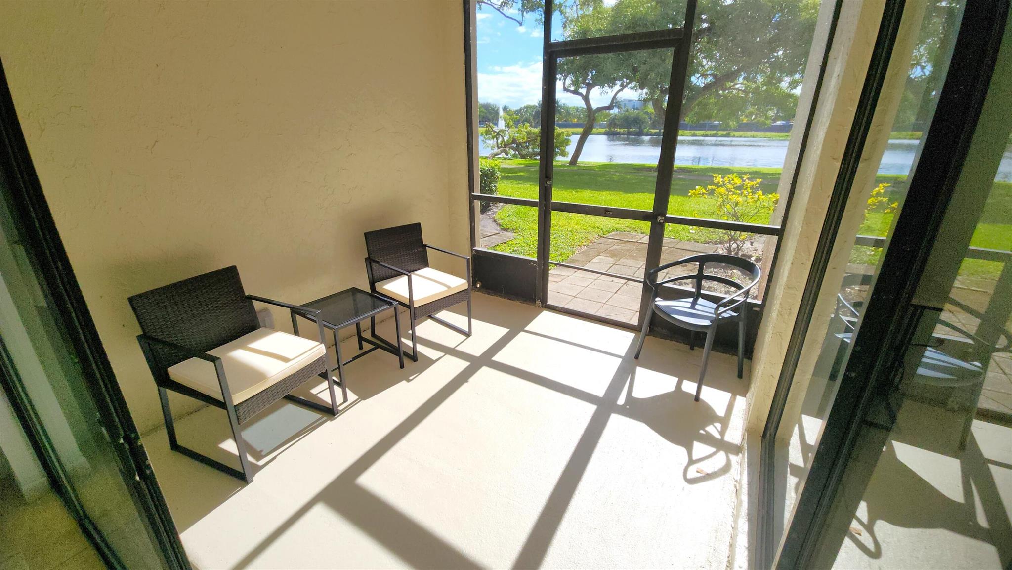 LAKESIDE CONDO - Residential Lease