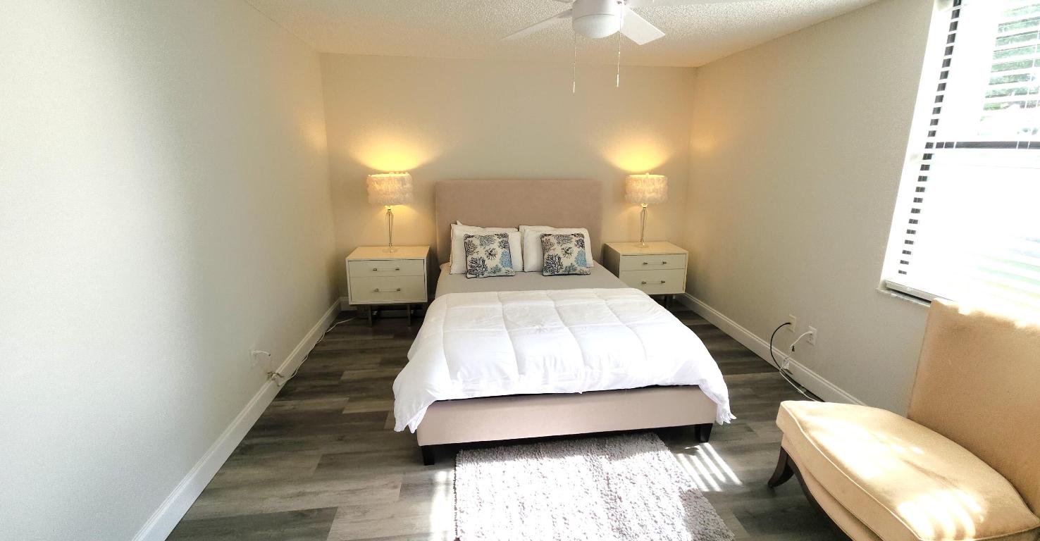 LAKESIDE CONDO - Residential Lease