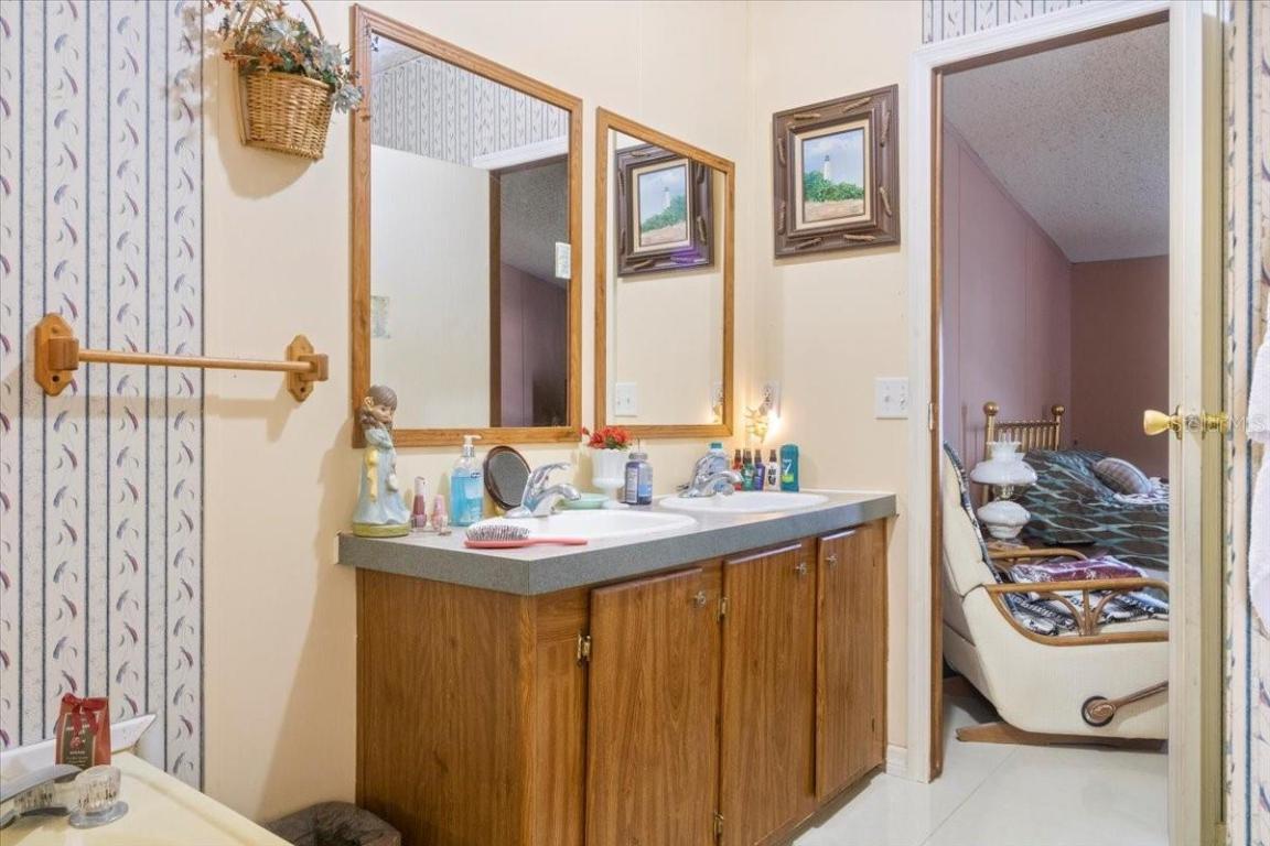 LAKE TROPICANA RANCHETTES - Residential