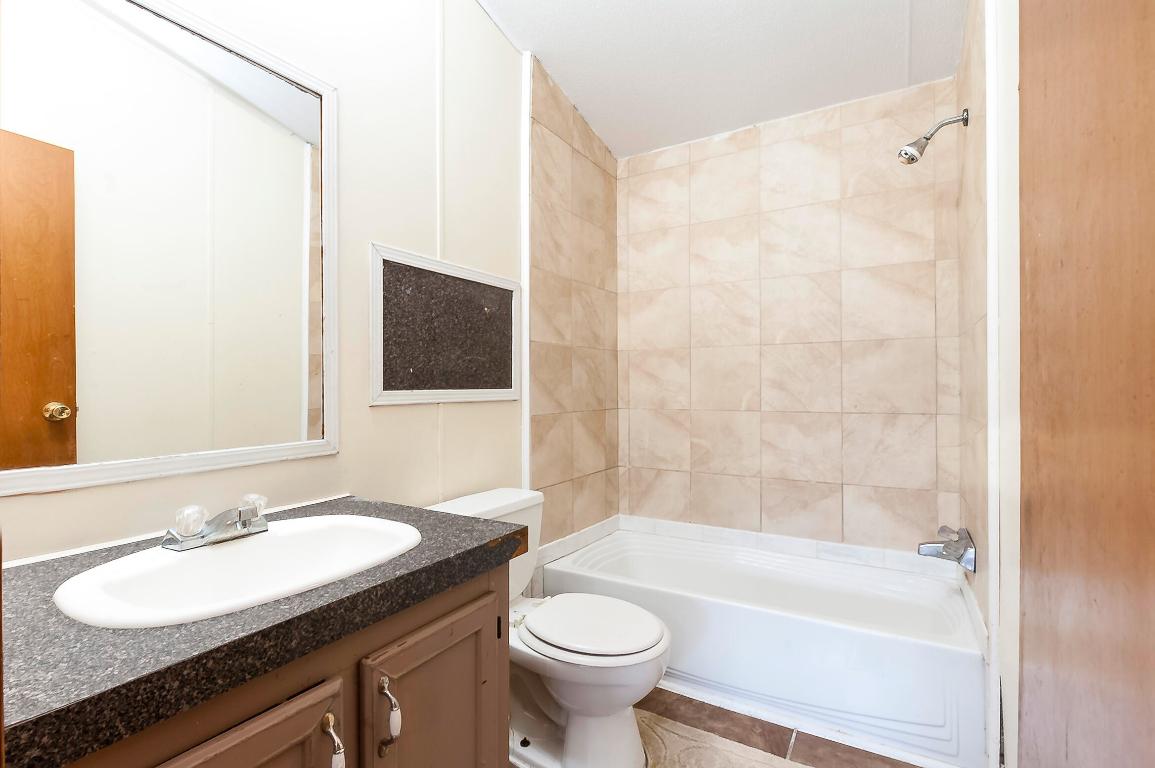 LAKE TROPICANA RANCHETTES - Residential