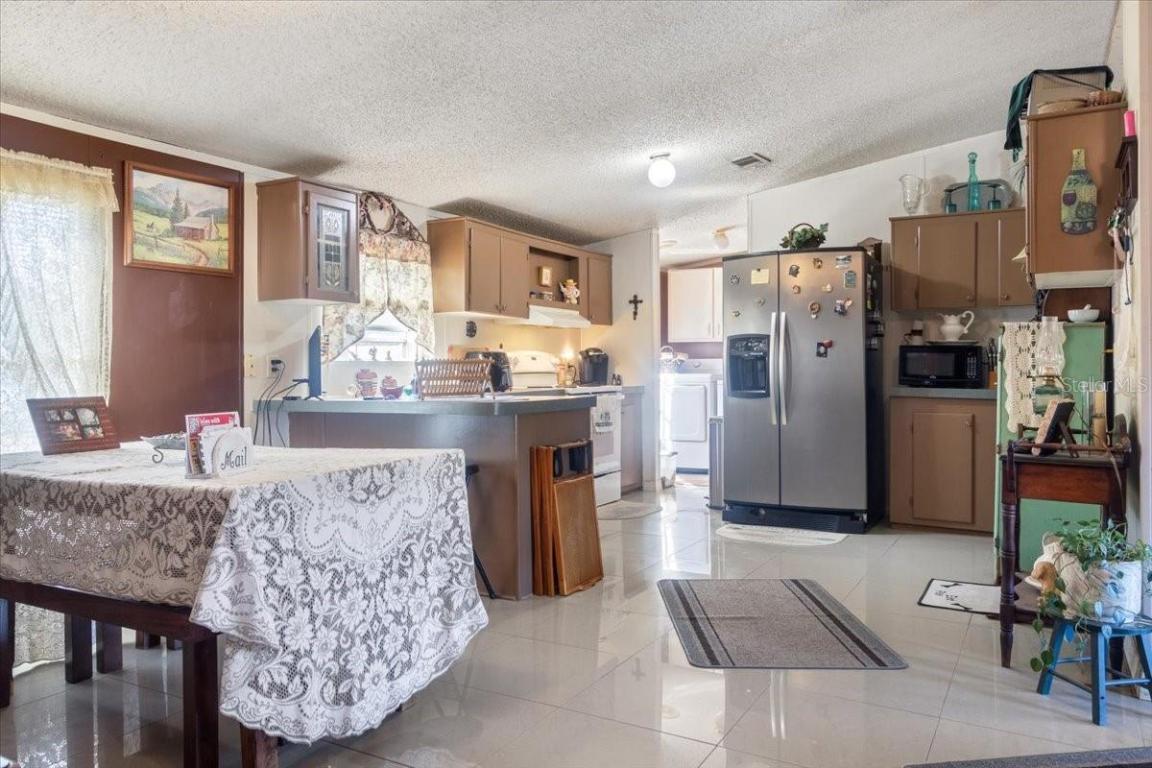 LAKE TROPICANA RANCHETTES - Residential