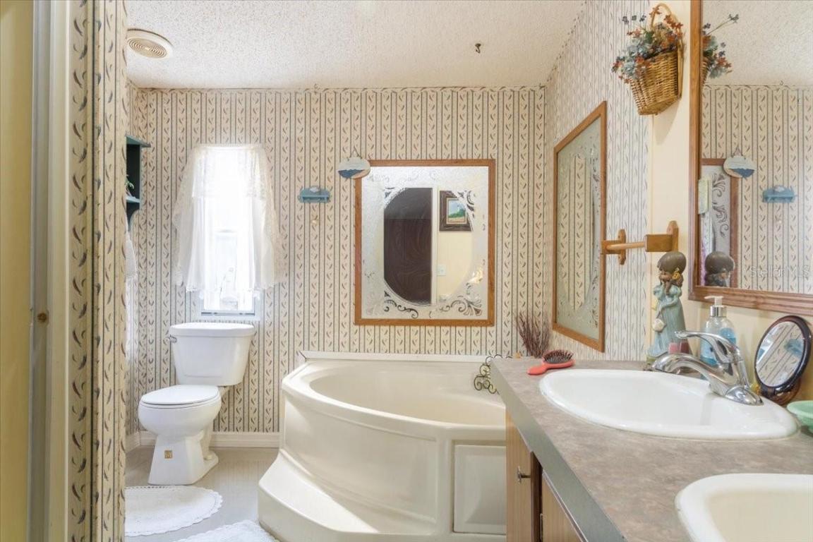 LAKE TROPICANA RANCHETTES - Residential