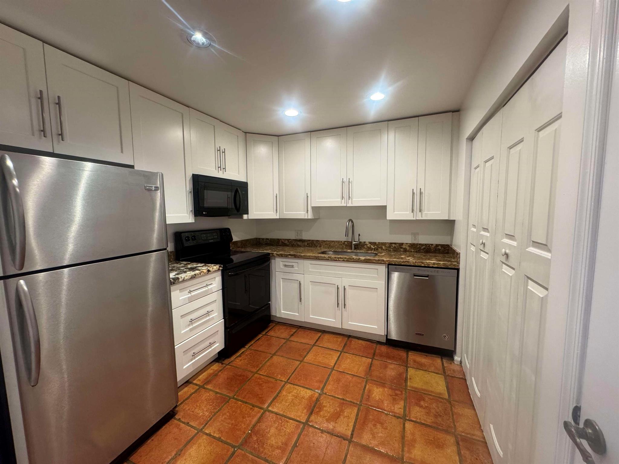 1047 Manor Drive