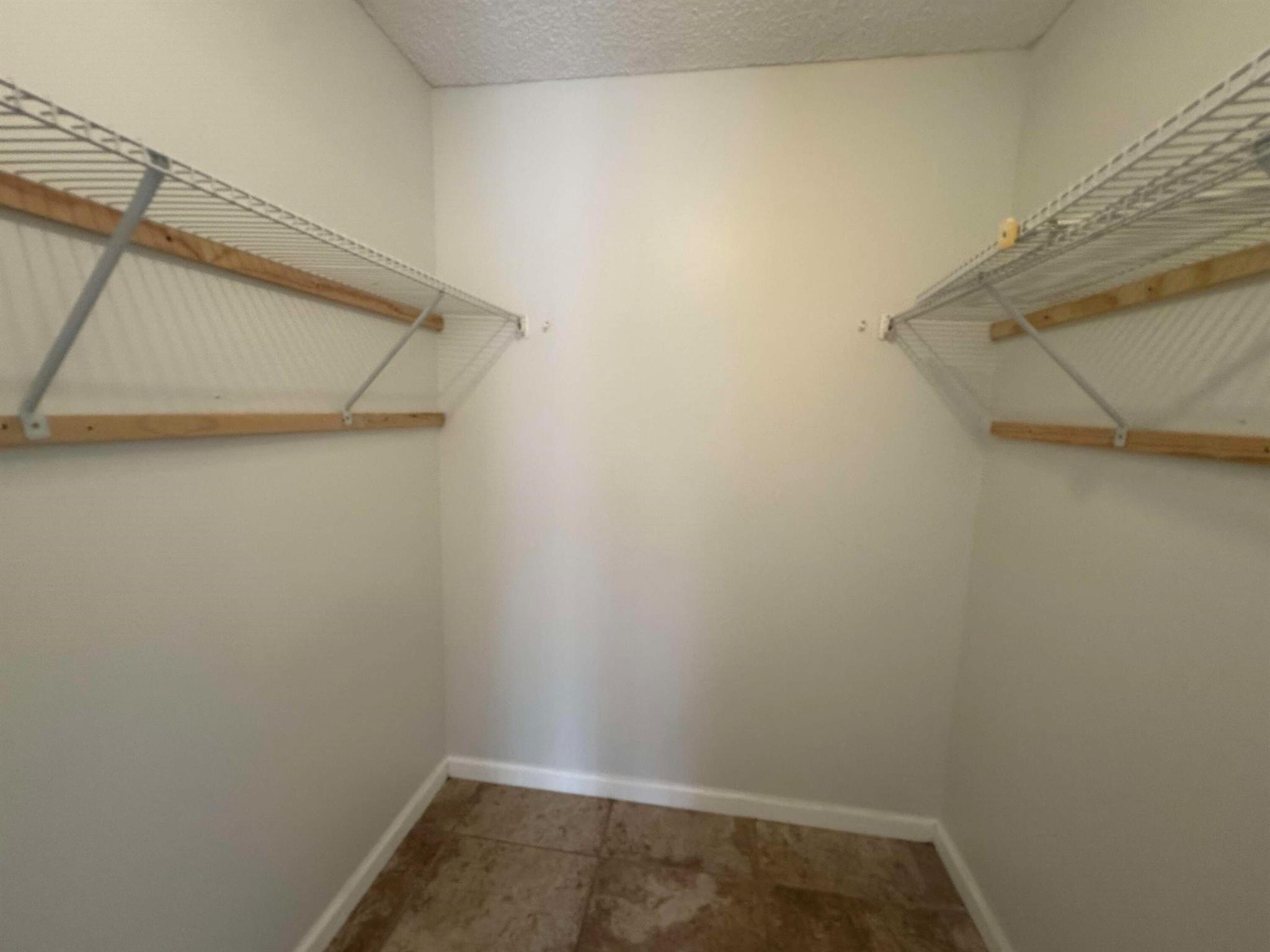 1047 Manor Drive