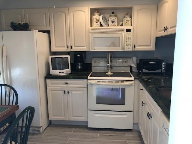 2709 Nassau Bend B1