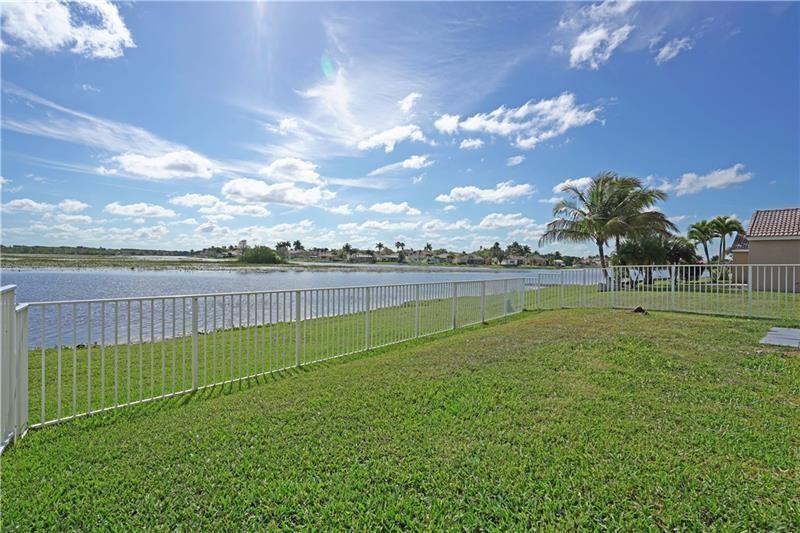 1525 Salerno Cir