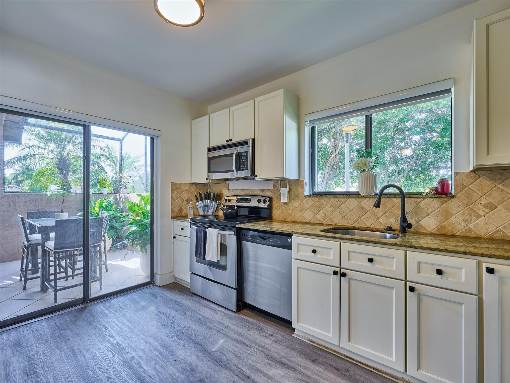 CENTURA PARC - Residential