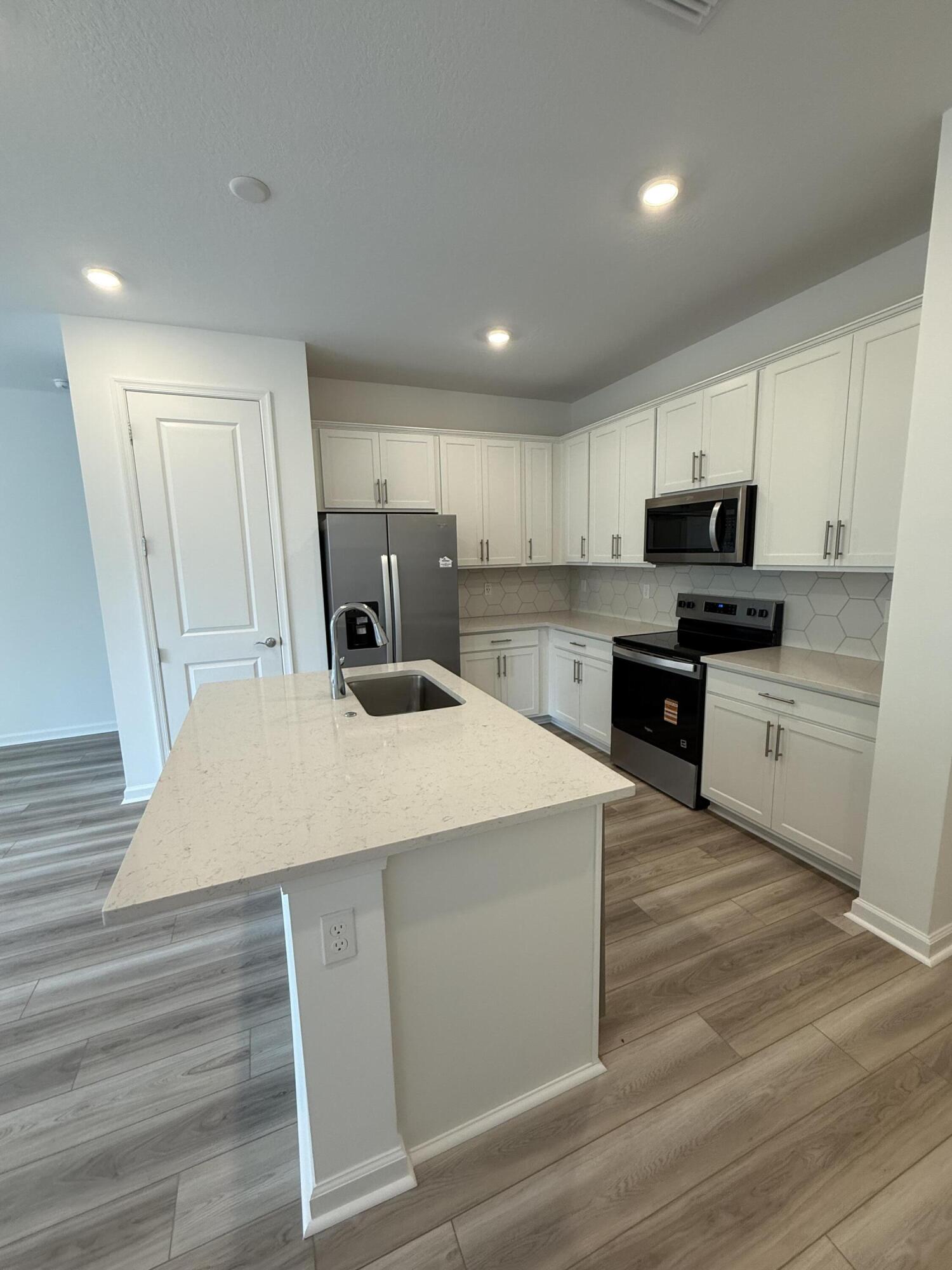 95 RIVERSIDE PUD PHASE IV (CAMELLIA) - Residential Lease