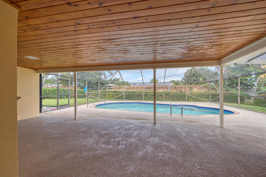 Photo of 219 SW 12th Avenue, Boynton Beach, FL 33435 (MLS # R11042322)