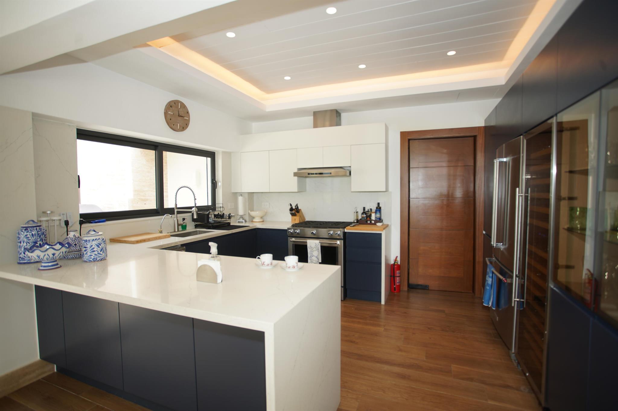 Calle El Faro, Casa de Ca - Residential Lease